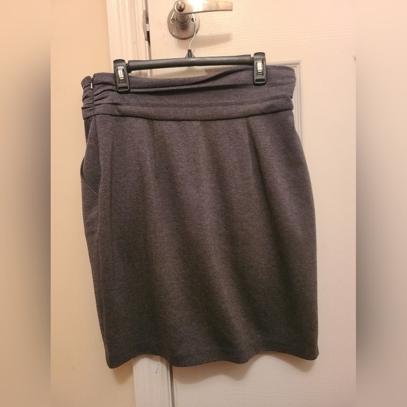 BCBGMaxazria Womens Gray Pleated  Pencil Skirt Side Zip Jersey Material Size L - Picture 2 of 5